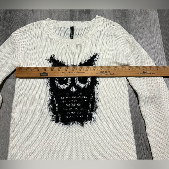 Full Tilt Ivory w Black Owl Sweater - Sz Youth Large - Picture 3 of 8